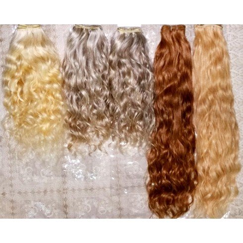 Natural wavy blonde hair